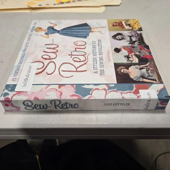 Sew Retro: 25 Vintage-Inspired Projects for the Modern Girl & A Stylish History - Picture 4 of 9